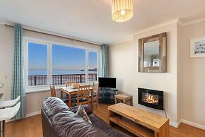 Mermaid Apartment - Sea Front Apartment With Views