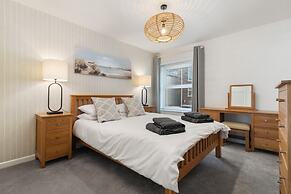 Sea View Apartment - Sea Front Apartment With Views