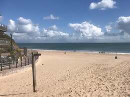 Apartment 3 Waterstone House - Sea Front Apartment Hot Tub