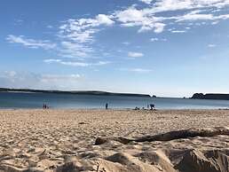 Apartment 3 Waterstone House - Sea Front Apartment Hot Tub