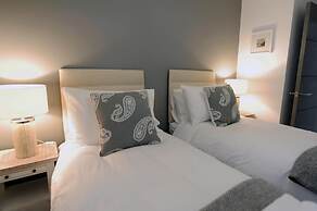 Apartment 2 Waterstone House - Luxury Sea View Apartment