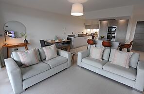 Apartment 2 Waterstone House - Luxury Sea View Apartment