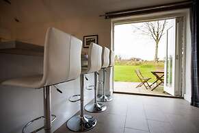 The Blacksmiths - Luxury Cottage Countryside Views Pet Friendly