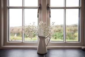 The Blacksmiths - Luxury Cottage Countryside Views Pet Friendly