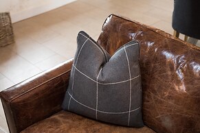 The Blacksmiths - Luxury Cottage Countryside Views Pet Friendly