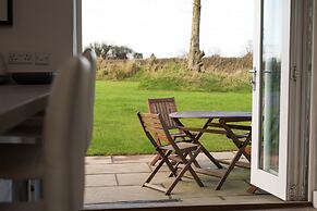 The Blacksmiths - Luxury Cottage Countryside Views Pet Friendly