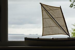 Oaktree Lodge - Luxury Cottage Hot Tub Sea Views