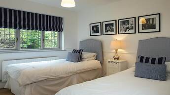 Oaktree Lodge - Luxury Cottage Hot Tub Sea Views