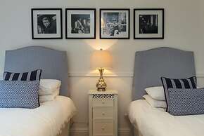 Oaktree Lodge - Luxury Cottage Hot Tub Sea Views