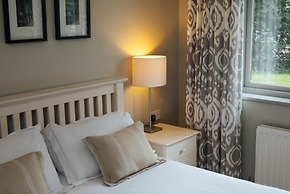 Oaktree Lodge - Luxury Cottage Hot Tub Sea Views