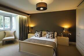 Oaktree Lodge - Luxury Cottage Hot Tub Sea Views