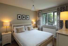 Oaktree Lodge - Luxury Cottage Hot Tub Sea Views