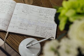 The Hawthorns - Large Luxury Cottage Hot Tub Sea Views