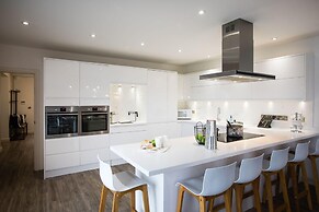 The Hawthorns - Large Luxury Cottage Hot Tub Sea Views