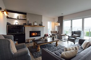 The Hawthorns - Large Luxury Cottage Hot Tub Sea Views