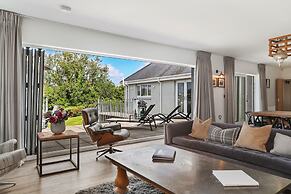 The Hawthorns - Large Luxury Cottage Hot Tub Sea Views