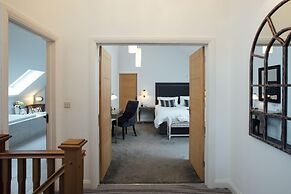 The Hawthorns - Large Luxury Cottage Hot Tub Sea Views