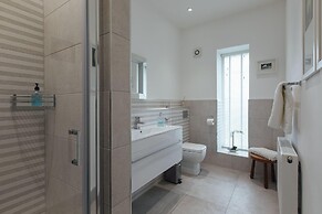 The Hawthorns - Large Luxury Cottage Hot Tub Sea Views