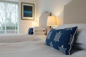 The Hawthorns - Large Luxury Cottage Hot Tub Sea Views