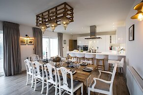 The Hawthorns - Large Luxury Cottage Hot Tub Sea Views