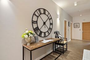 The Hawthorns - Large Luxury Cottage Hot Tub Sea Views