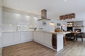 The Hawthorns - Large Luxury Cottage Hot Tub Sea Views