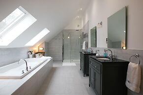 The Hawthorns - Large Luxury Cottage Hot Tub Sea Views