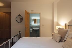 The Hawthorns - Large Luxury Cottage Hot Tub Sea Views