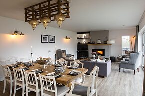 The Hawthorns - Large Luxury Cottage Hot Tub Sea Views