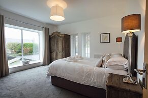 The Hawthorns - Large Luxury Cottage Hot Tub Sea Views