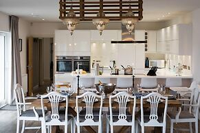 The Hawthorns - Large Luxury Cottage Hot Tub Sea Views