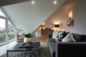 The Hawthorns - Large Luxury Cottage Hot Tub Sea Views