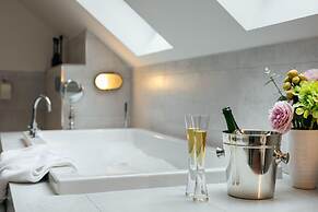 The Hawthorns - Large Luxury Cottage Hot Tub Sea Views