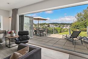 The Hawthorns - Large Luxury Cottage Hot Tub Sea Views