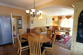 The Priory - Country Manor House Log Burner Sea Views Pet Friendly