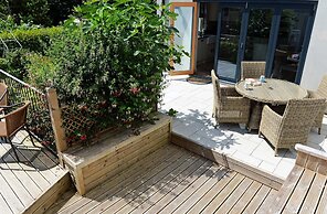 Priory Cottage - Luxury Cottage Near to Beach