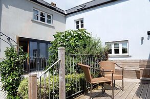 Priory Cottage - Luxury Cottage Near to Beach