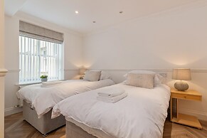 2 South Beach Court - Beach Front Apartment