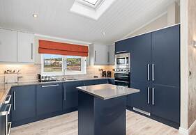 Valley View Lodge - Luxury Lodge Hot Tub Close to Beach