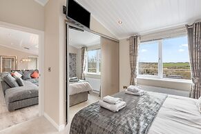 Valley View Lodge - Luxury Lodge Hot Tub Close to Beach