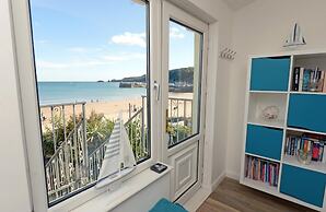 Gone to the Beach - Luxury Cottage Sea Views Direct Access to Beach Pe