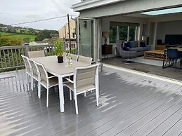 Amber Cottage - Luxury Cottage Hot Tub Sea Views and Log Burner