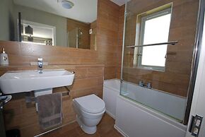 Amber Cottage - Luxury Cottage Hot Tub Sea Views and Log Burner
