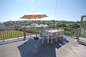 Amber Cottage - Luxury Cottage Hot Tub Sea Views and Log Burner