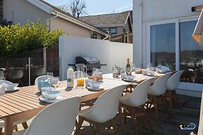 Am Byth - Luxury Cottage Sea Views