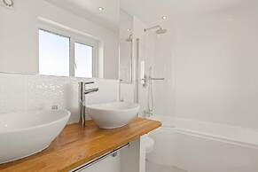 Am Byth - Luxury Cottage Sea Views