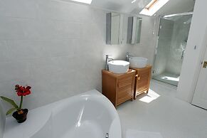 Swallow Dale - Large Pet Friendly Cottage