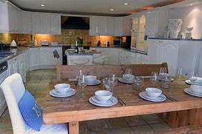 Swallow Dale - Large Pet Friendly Cottage