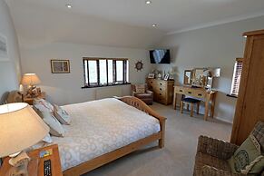 Swallow Dale - Large Pet Friendly Cottage