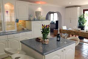 Swallow Dale - Large Pet Friendly Cottage